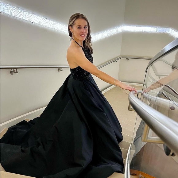 Stunning Sherri Hill Dress - Picture 1 of 8